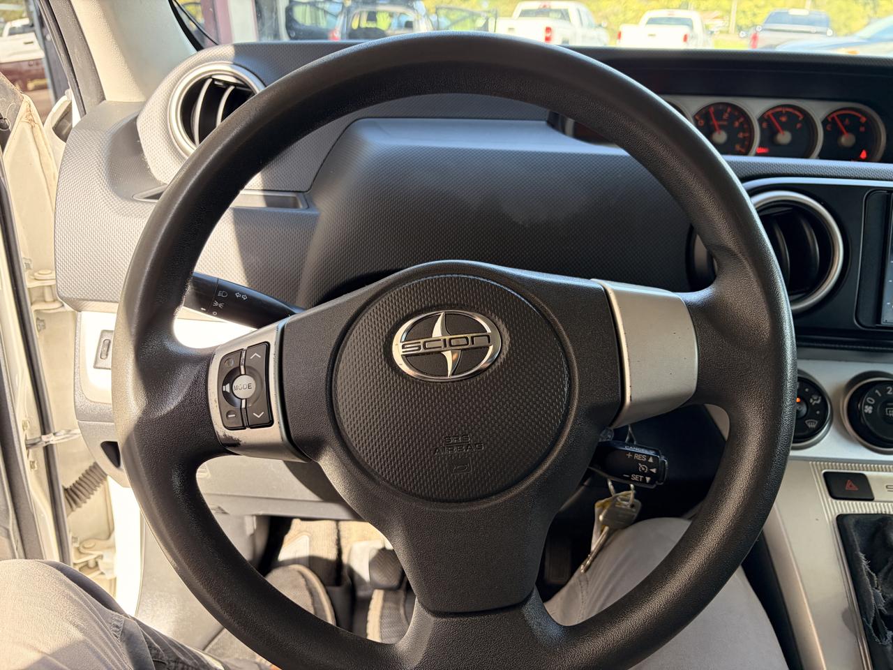 Scion xB photo 7