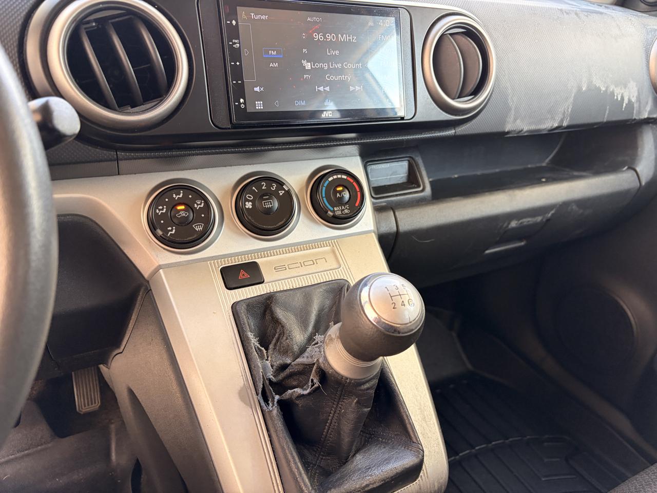 Scion xB photo 8