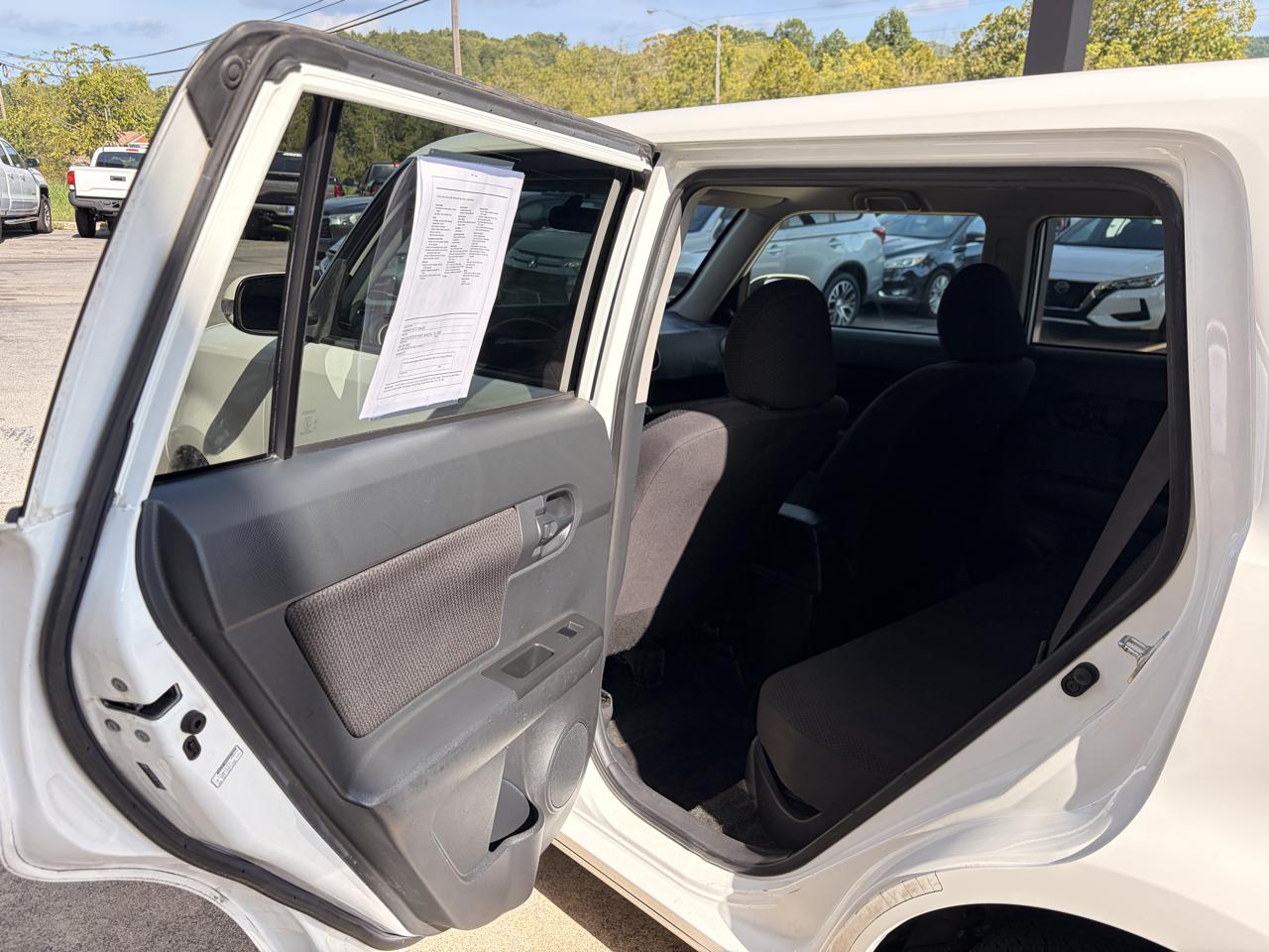 Scion xB photo 9