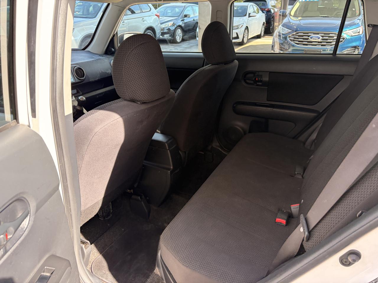 Scion xB photo 12