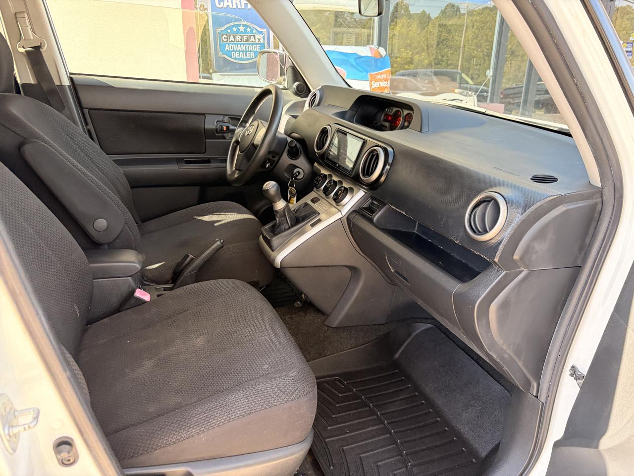 Scion xB photo 14