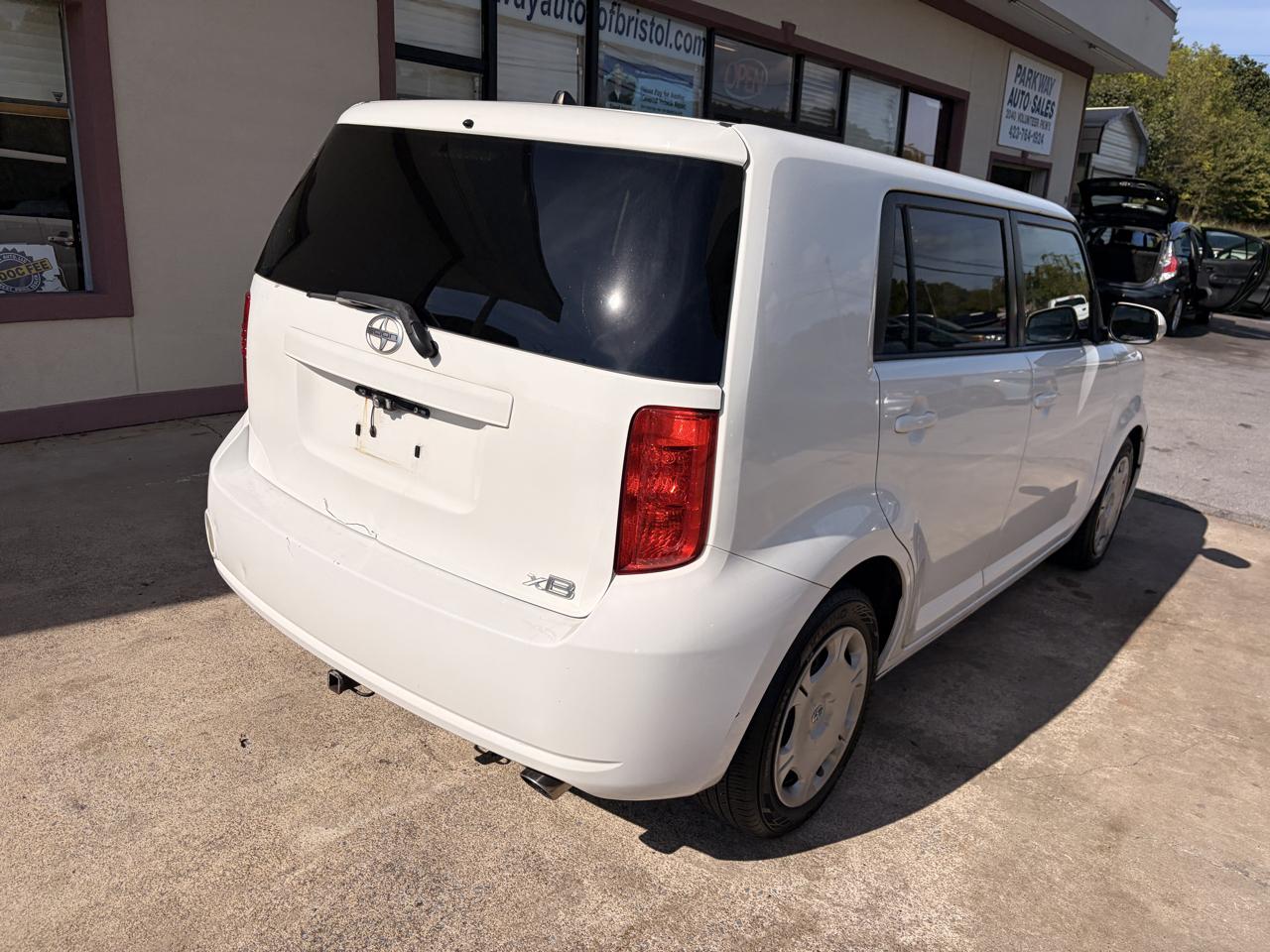Scion xB photo 17