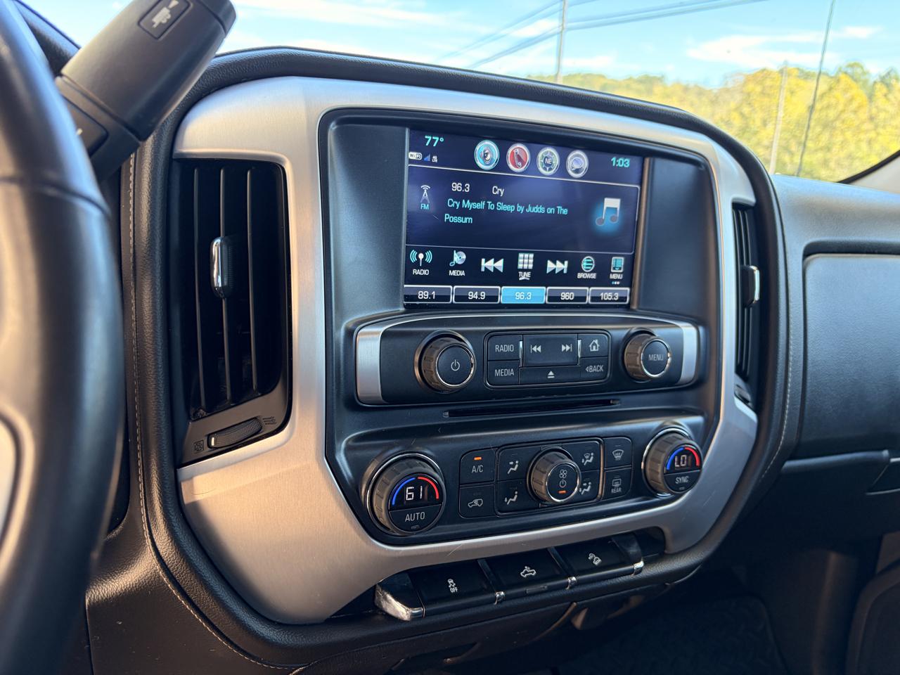 GMC Sierra photo 11