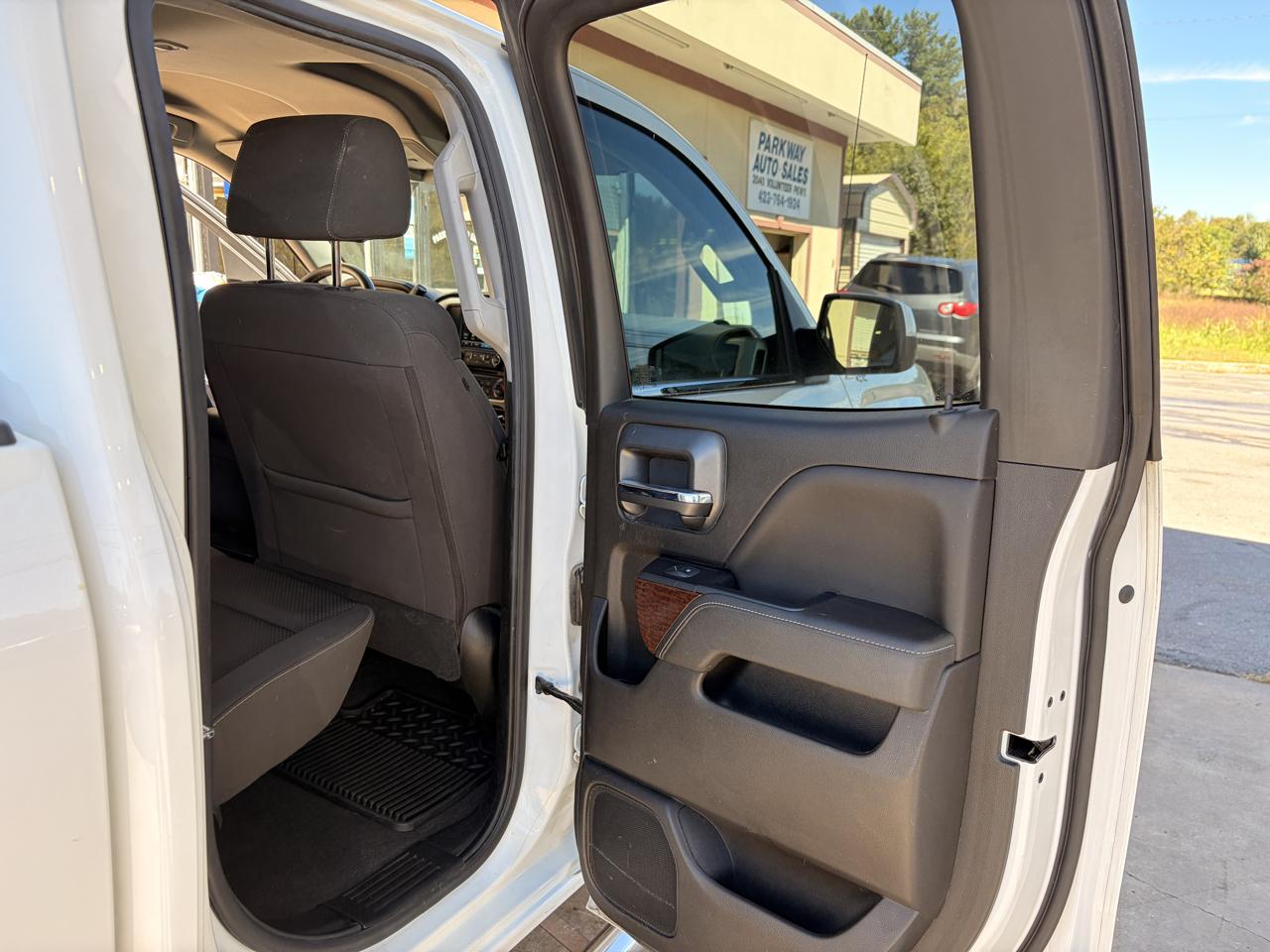 GMC Sierra photo 15