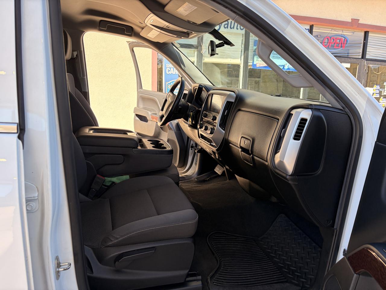 GMC Sierra photo 18