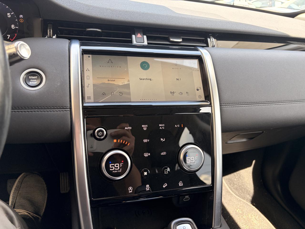 Land Rover Discovery Sport photo 11