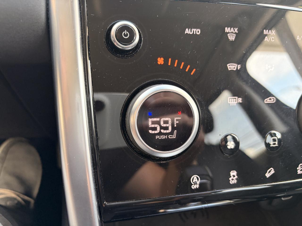 Land Rover Discovery Sport photo 12