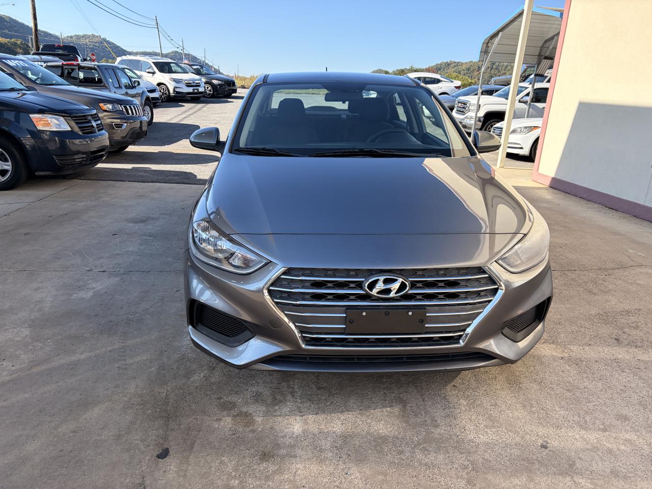 Hyundai Accent photo 2
