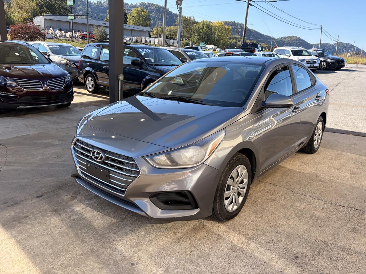Hyundai Accent photo 3