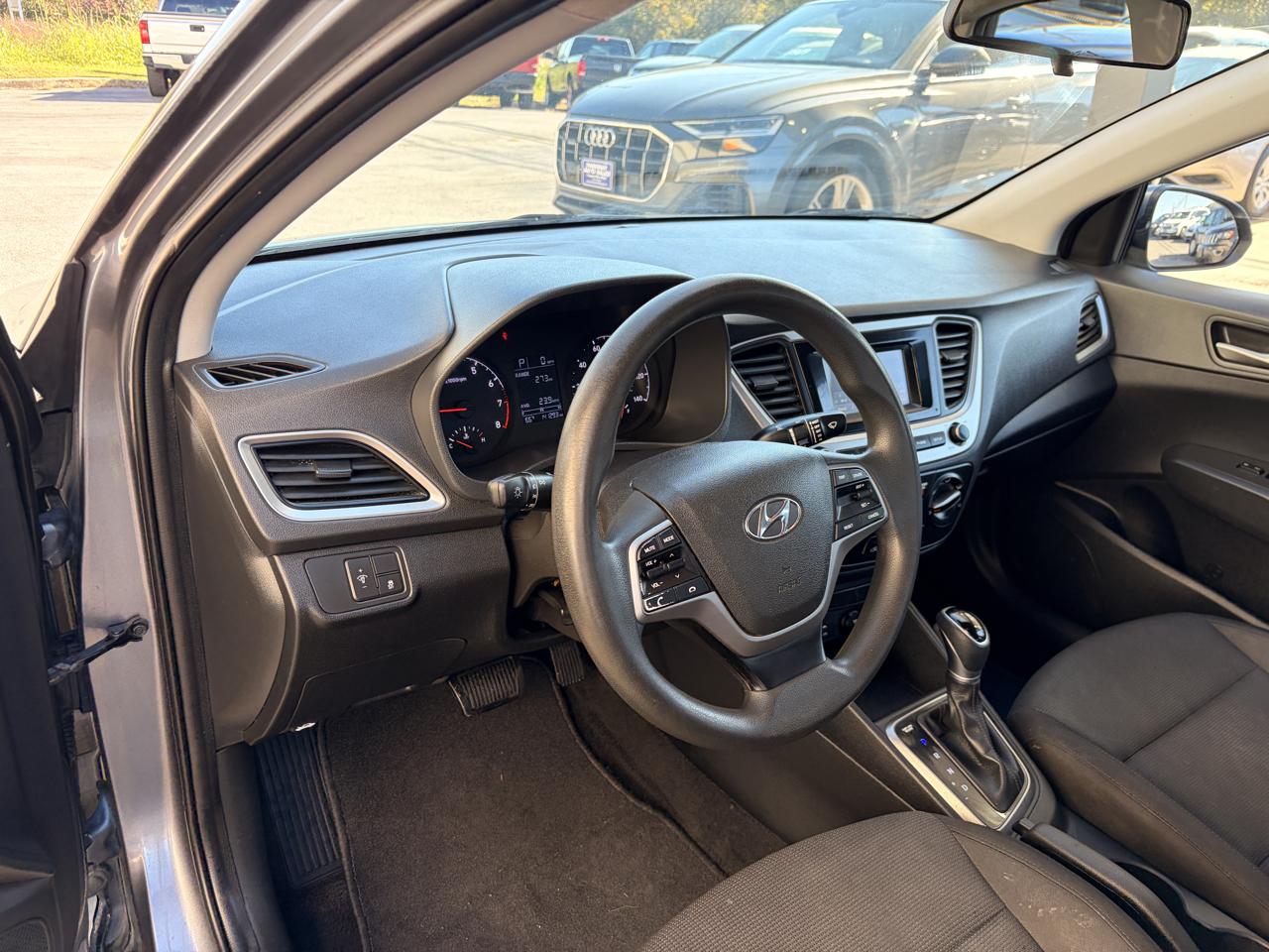Hyundai Accent photo 6