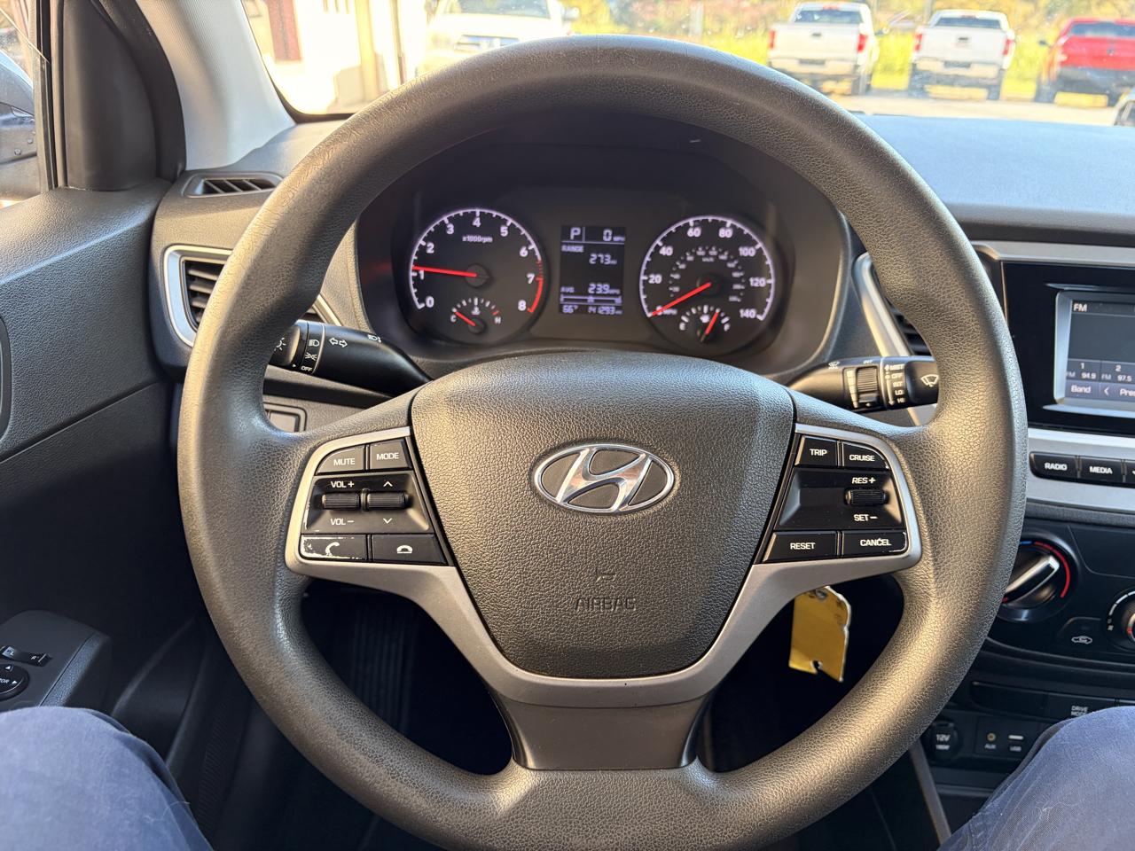 Hyundai Accent photo 8