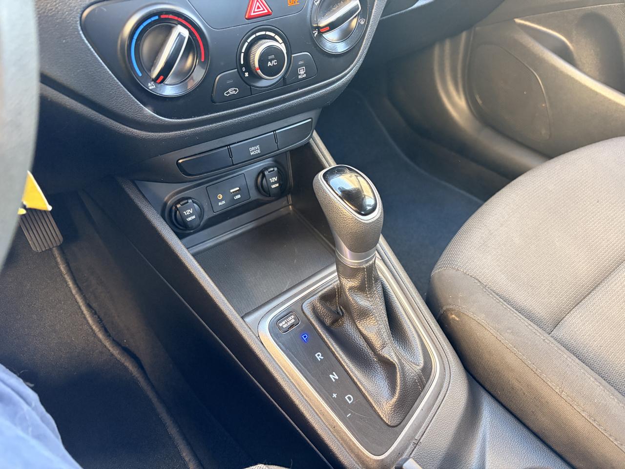 Hyundai Accent photo 10