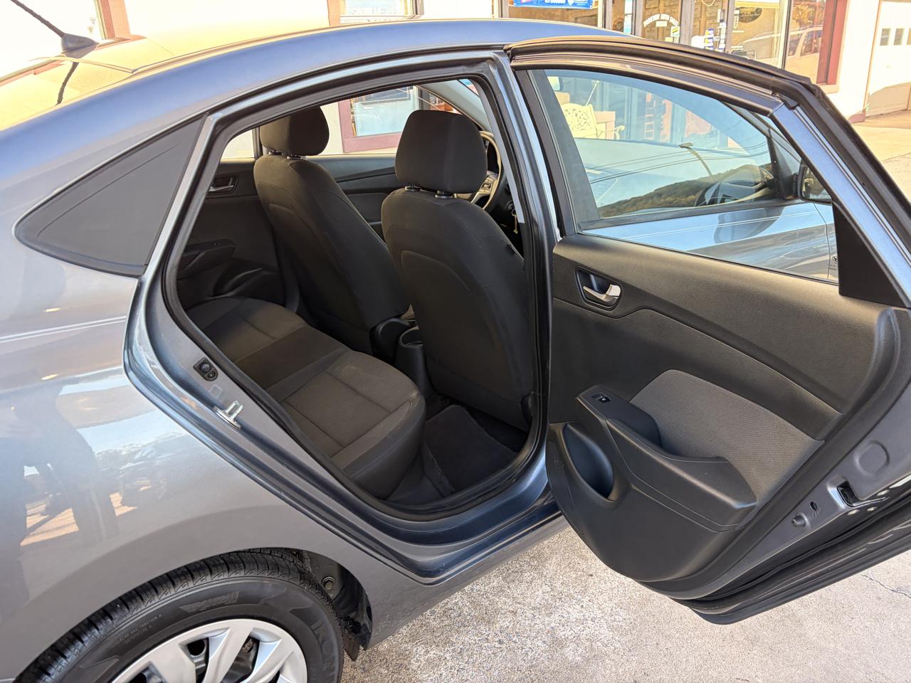 Hyundai Accent photo 13