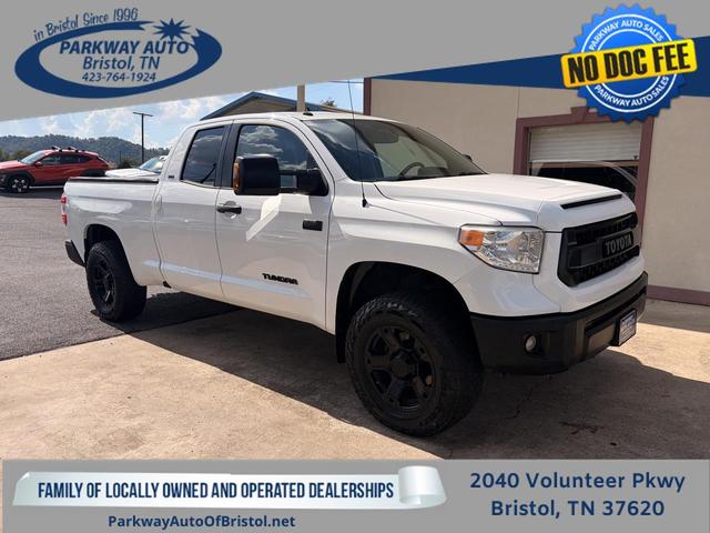 White 2017 Toyota Tundra Pickup Truck Four-Wheel Drive Automatic