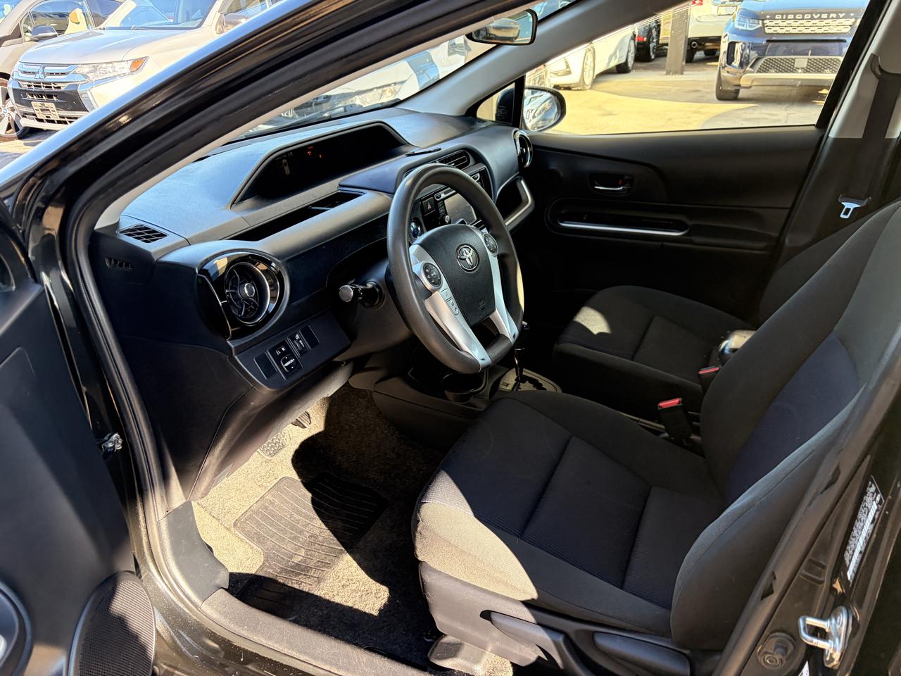Toyota Prius c Four 2015