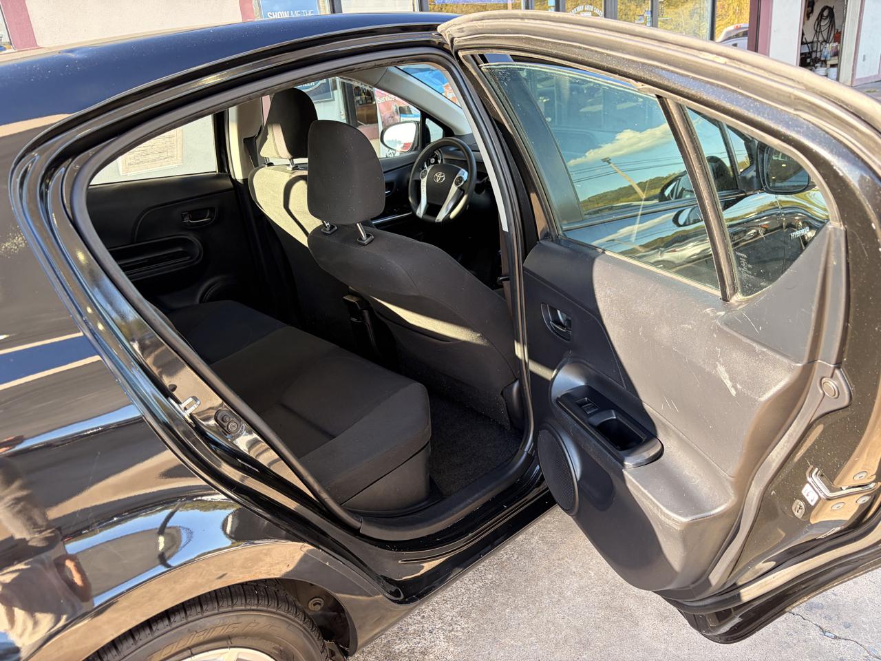 Toyota Prius c Four 2015