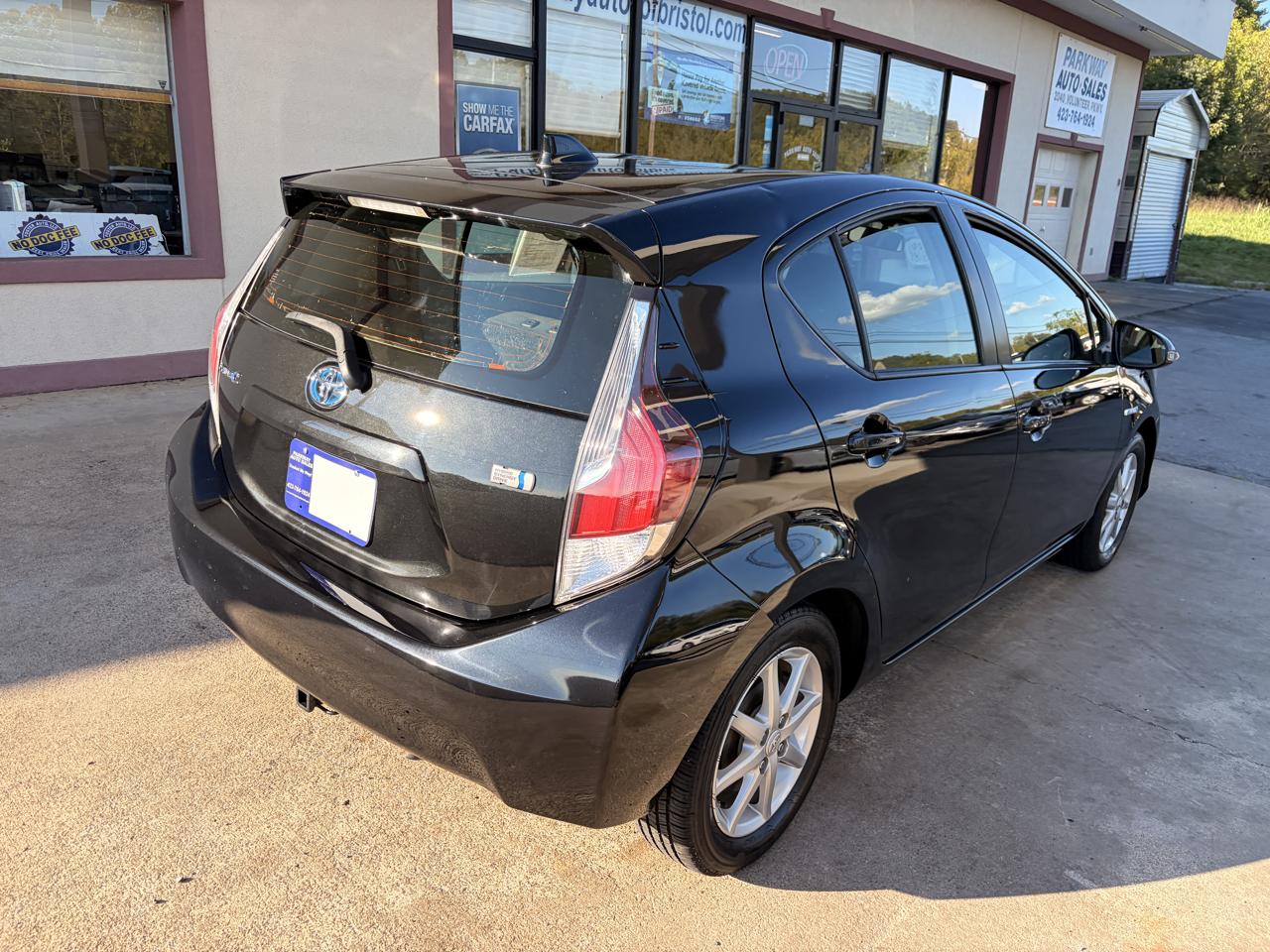Toyota Prius c Four 2015