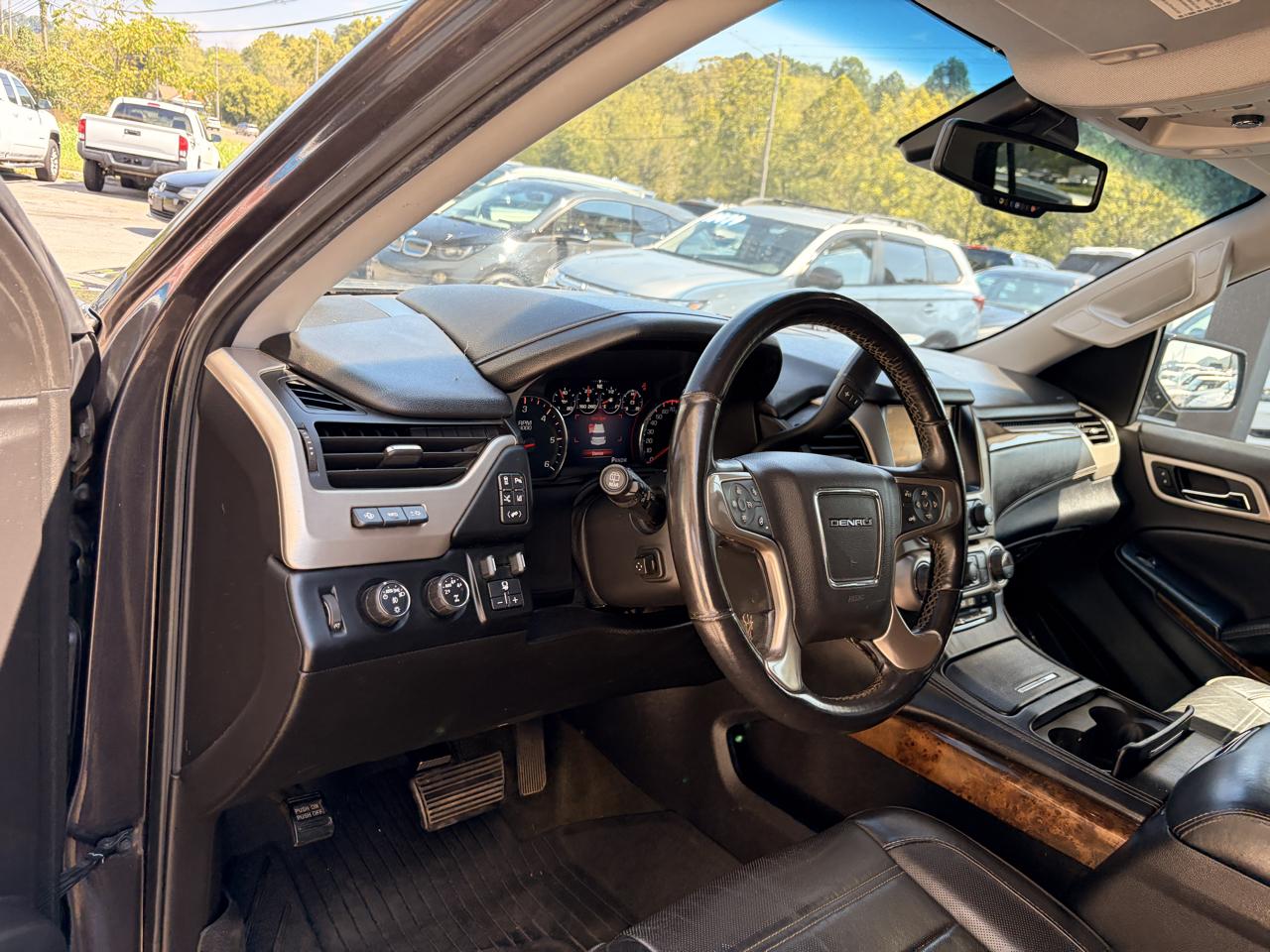 GMC Yukon Denali 4WD 2015