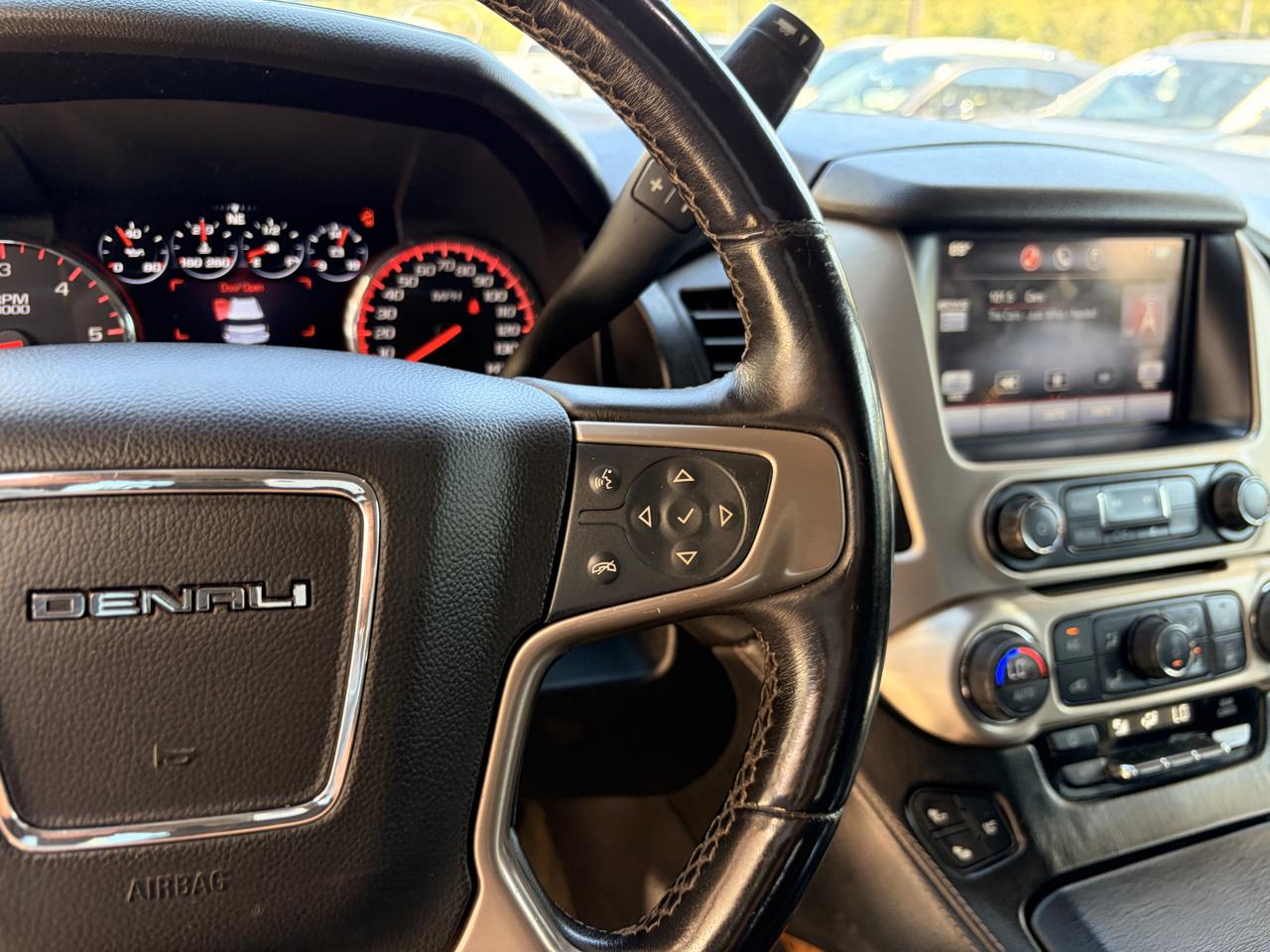 GMC Yukon Denali 4WD 2015