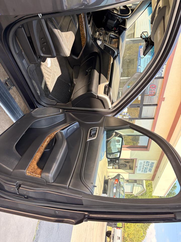 GMC Yukon Denali 4WD 2015