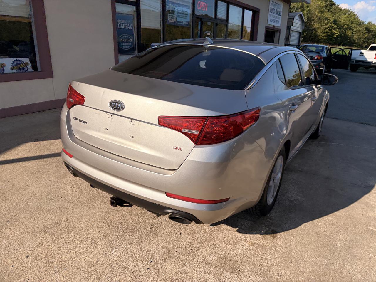 Kia Optima LX AT 2011