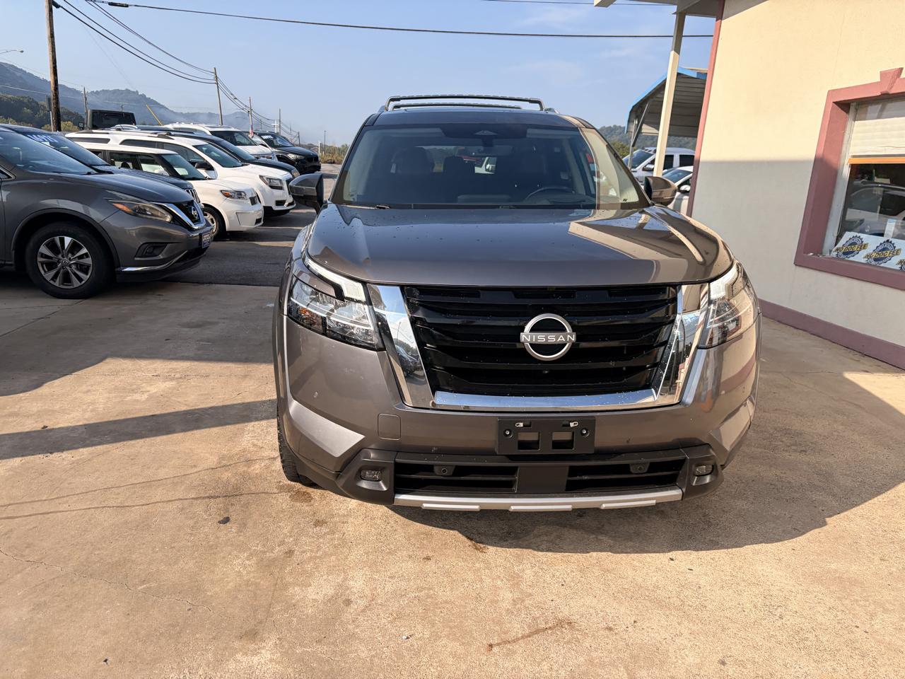 Nissan Pathfinder Platinum 4WD 2023
