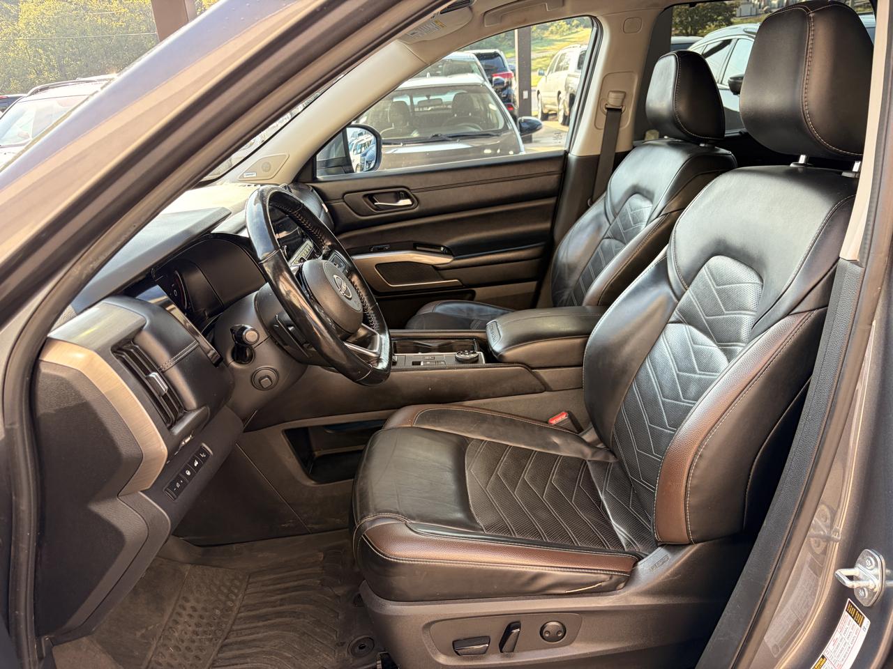 Nissan Pathfinder Platinum 4WD 2023