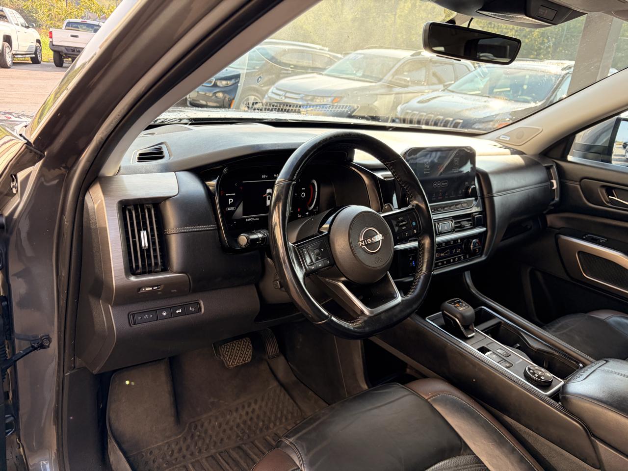 Nissan Pathfinder Platinum 4WD 2023