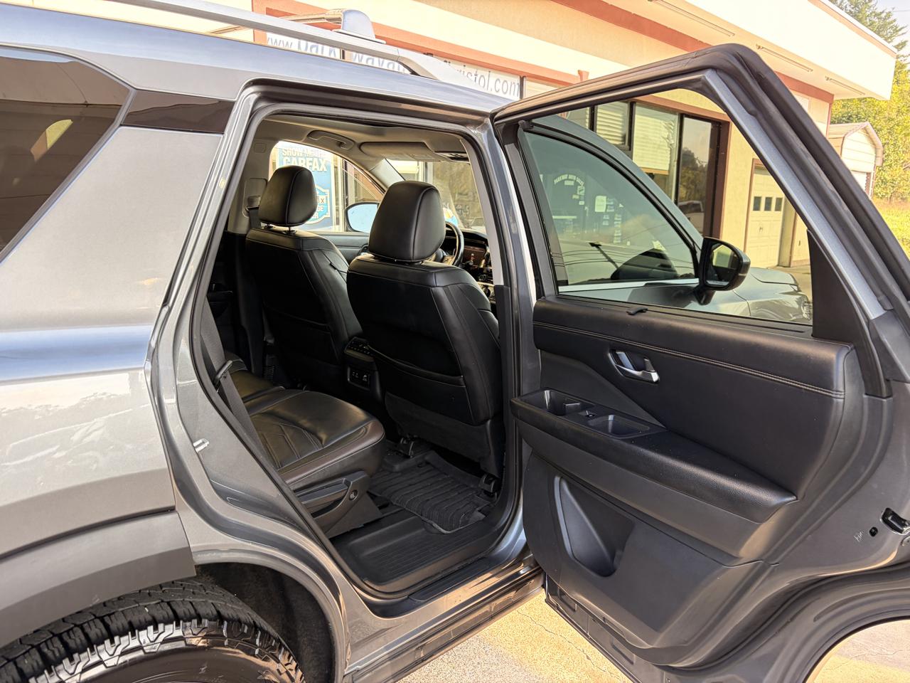 Nissan Pathfinder Platinum 4WD 2023