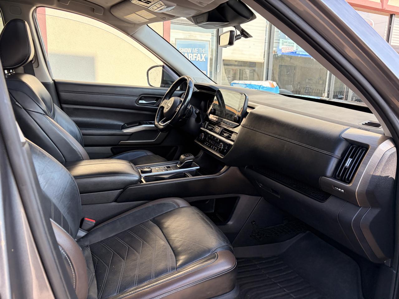 Nissan Pathfinder Platinum 4WD 2023