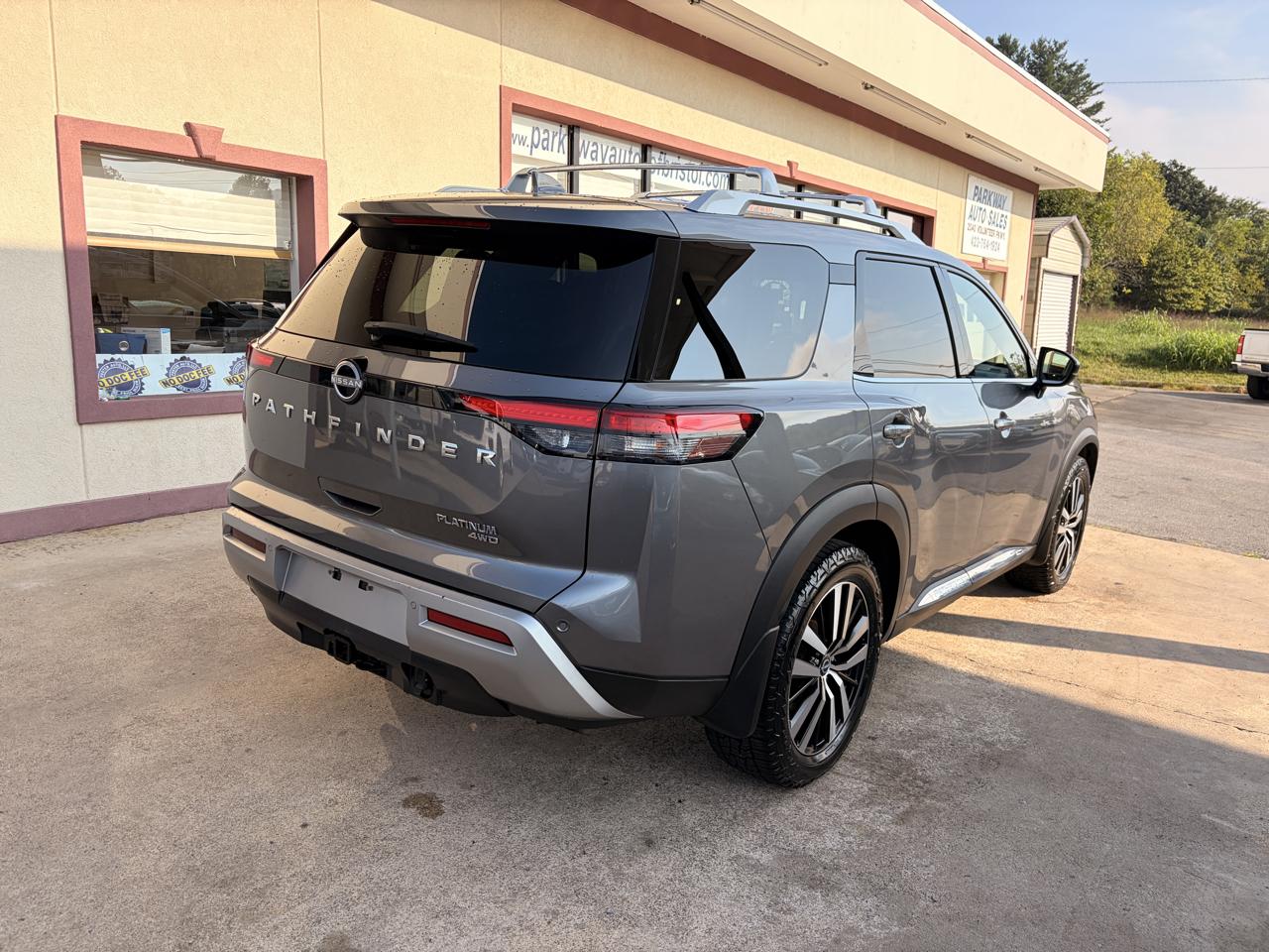 Nissan Pathfinder Platinum 4WD 2023