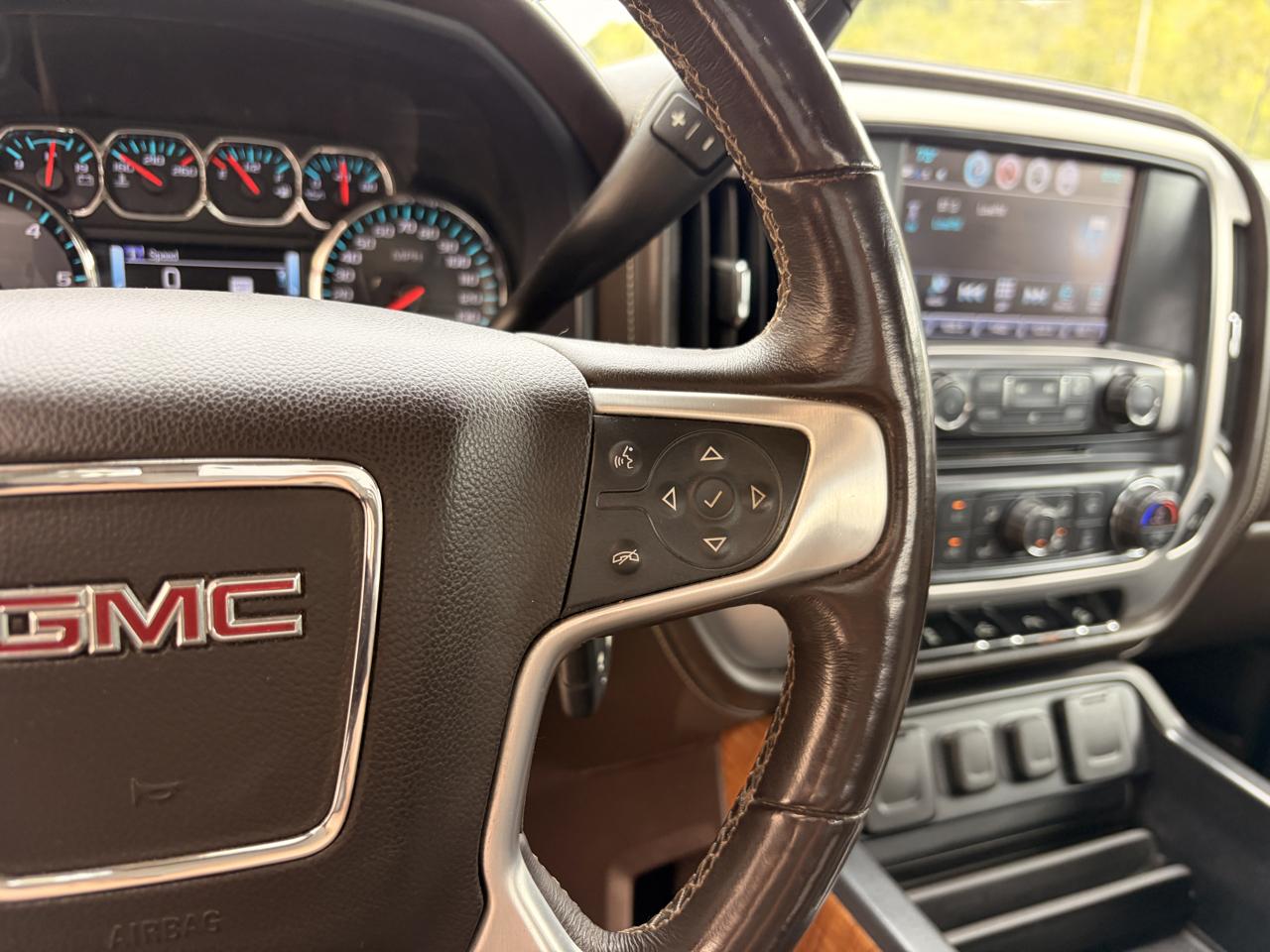 GMC Sierra photo 10