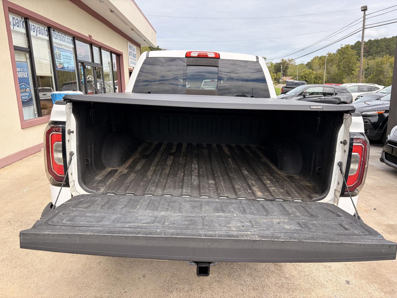 GMC Sierra photo 14