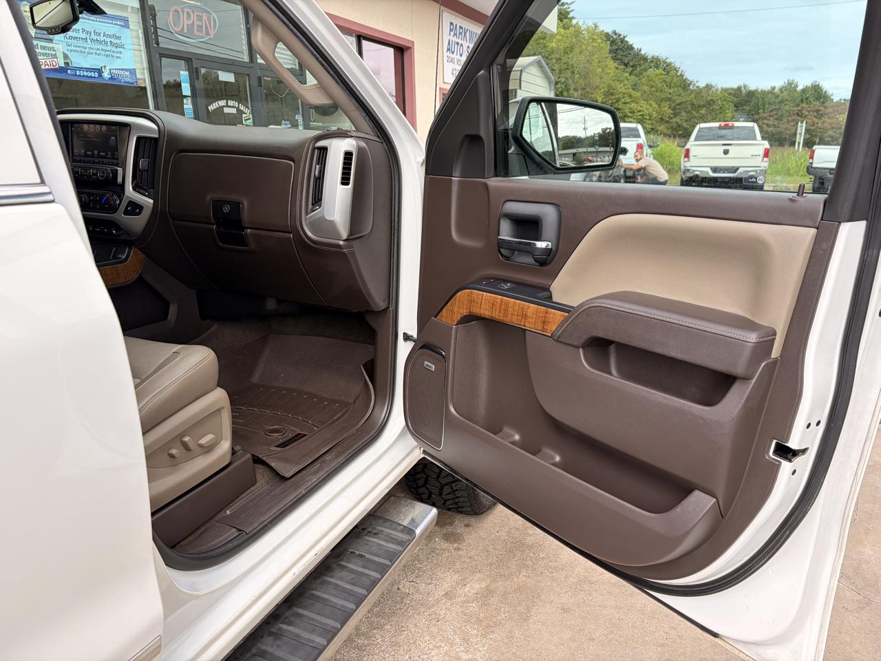 GMC Sierra photo 17