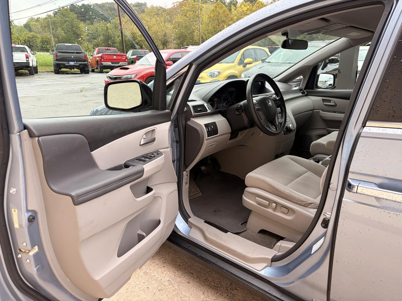 Honda Odyssey photo 4