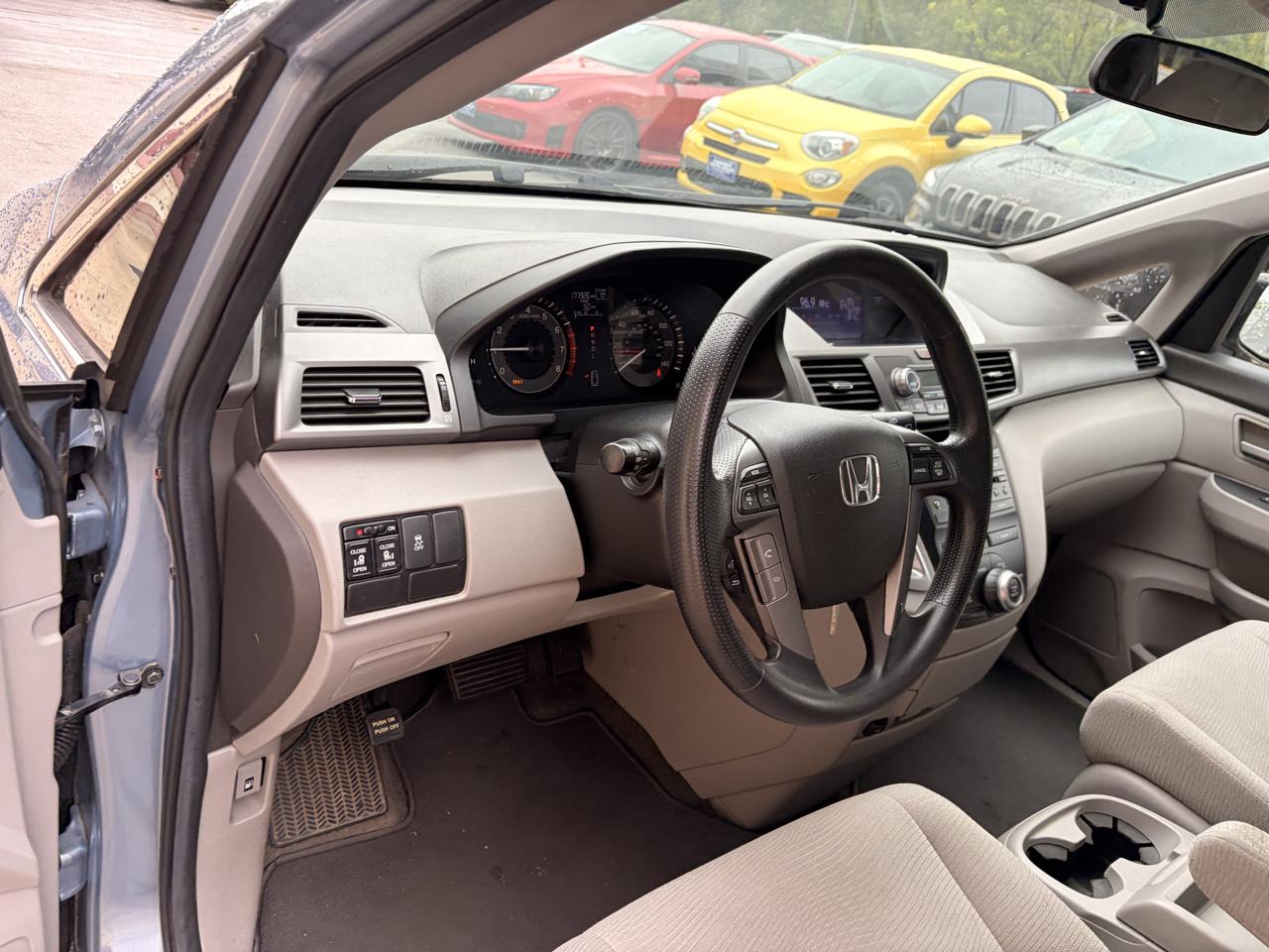 Honda Odyssey photo 6