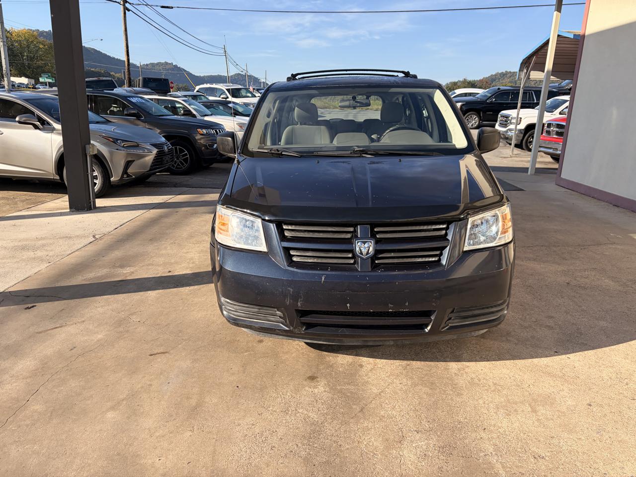 Dodge Grand Caravan photo 2