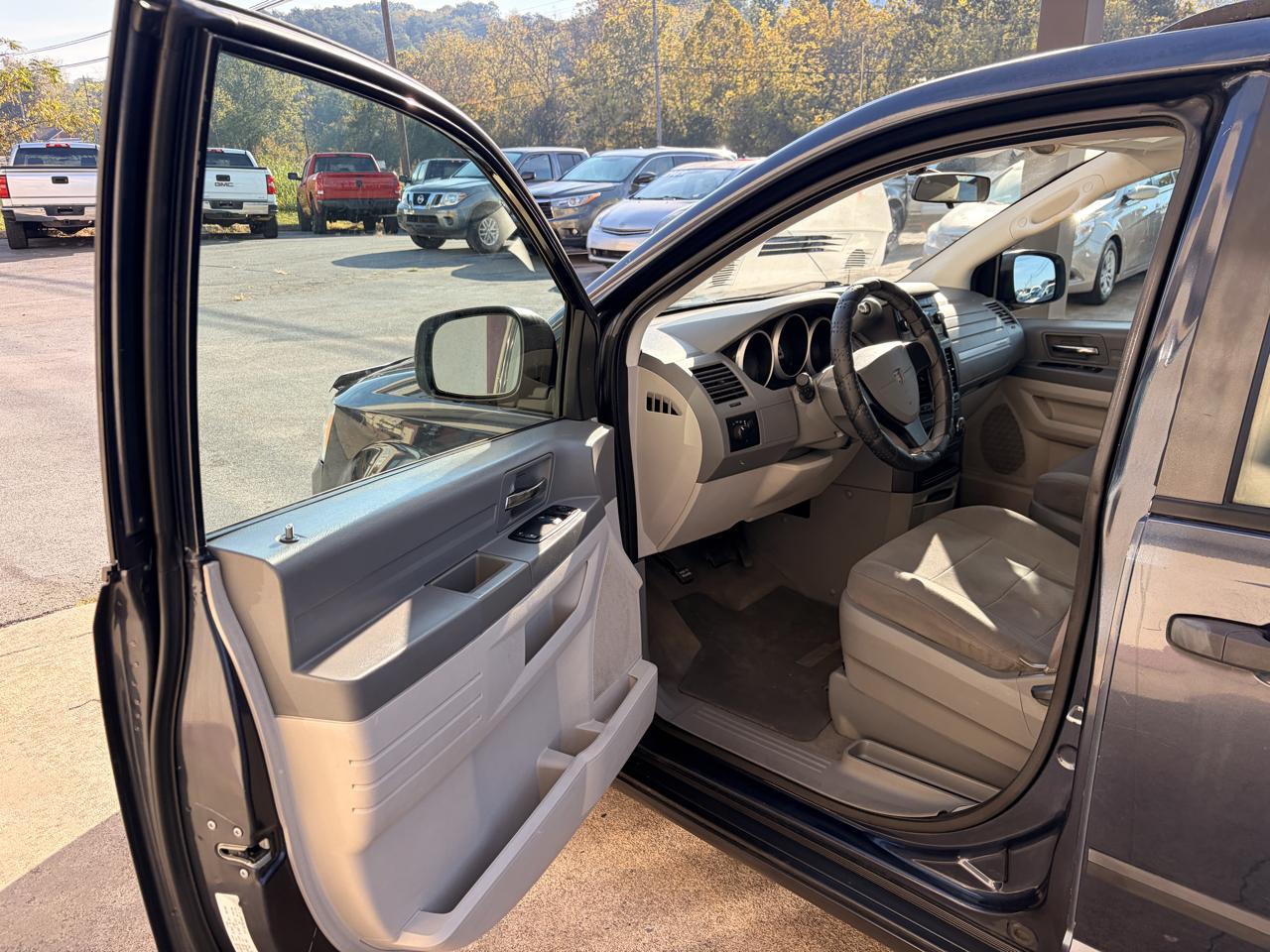 Dodge Grand Caravan photo 4