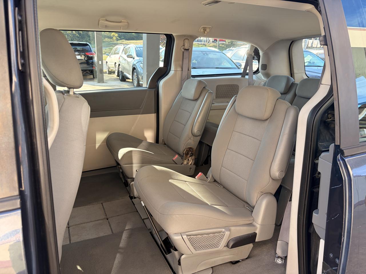 Dodge Grand Caravan photo 8