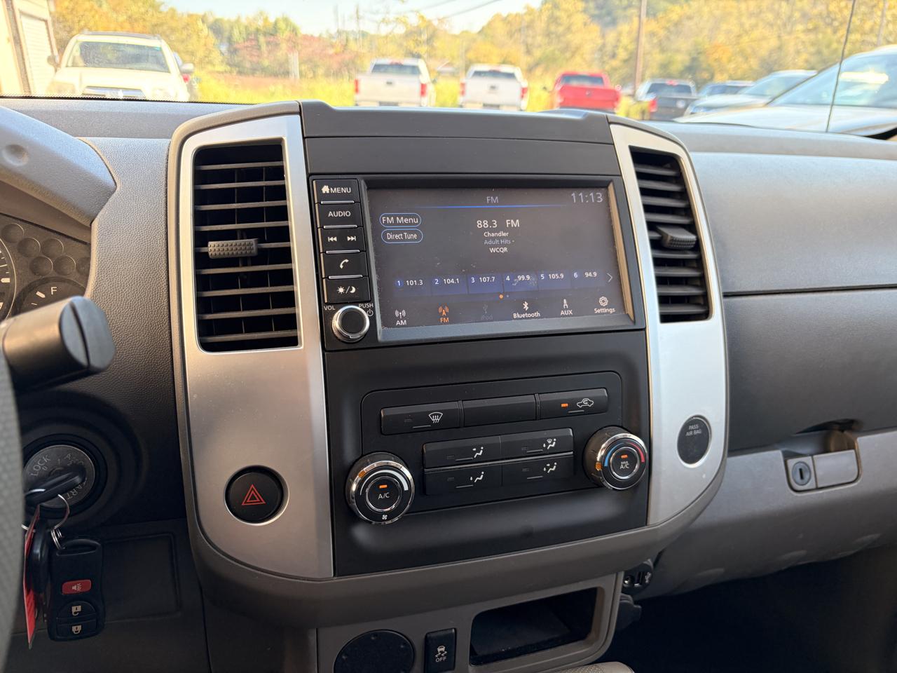Nissan Frontier photo 9