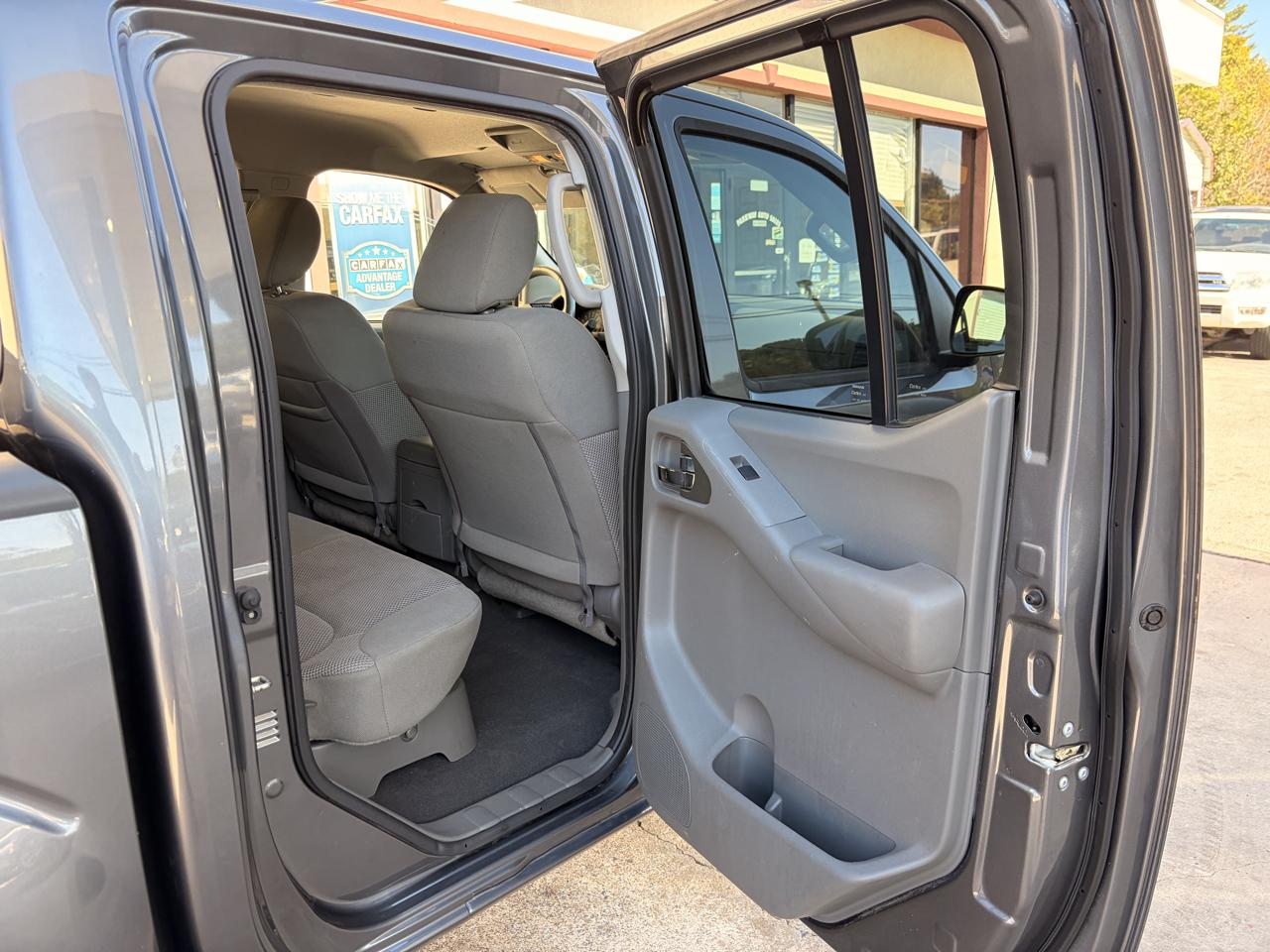 Nissan Frontier photo 13