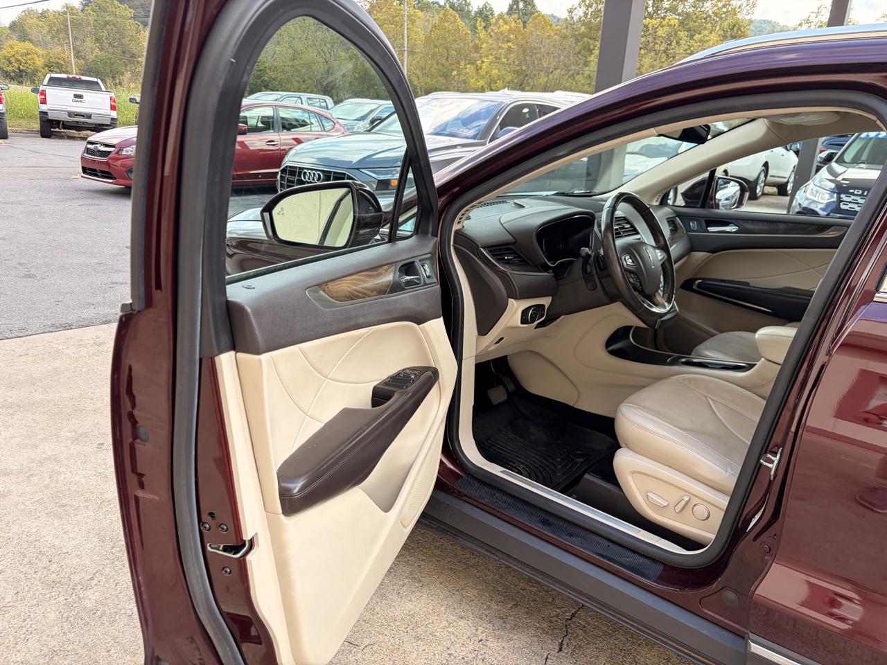 Lincoln MKC photo 4