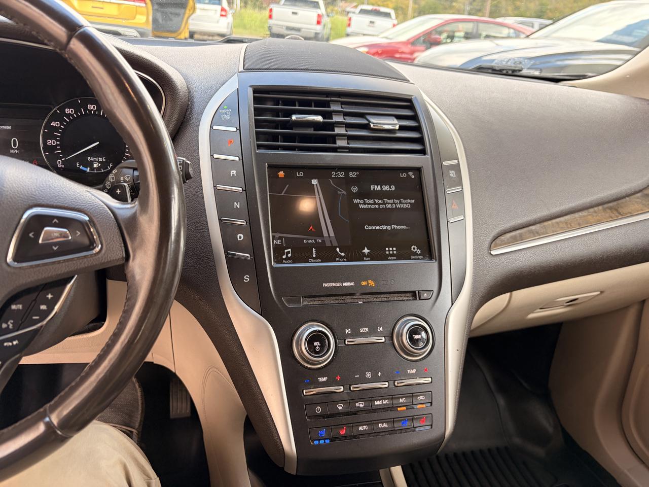 Lincoln MKC photo 8
