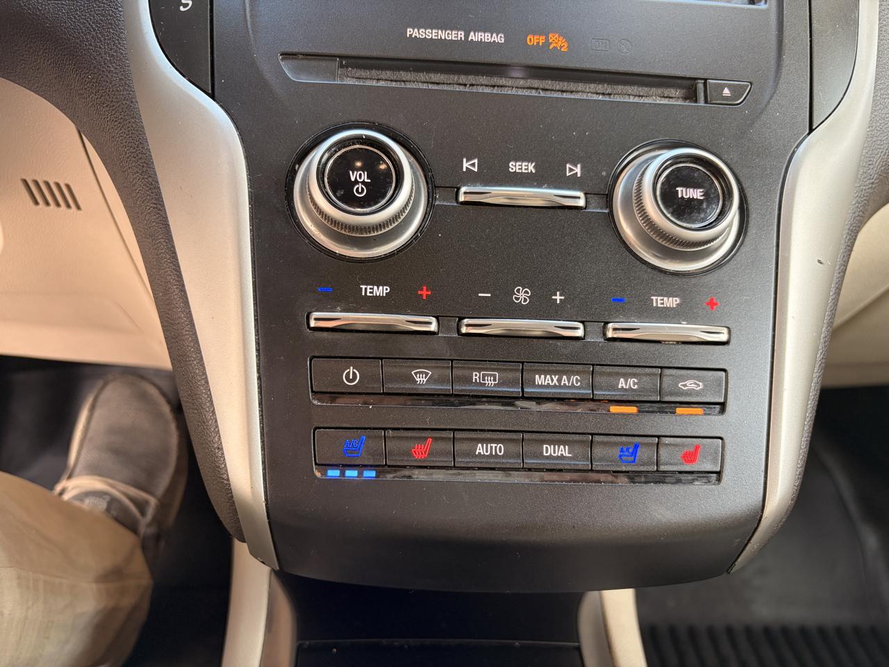 Lincoln MKC photo 10
