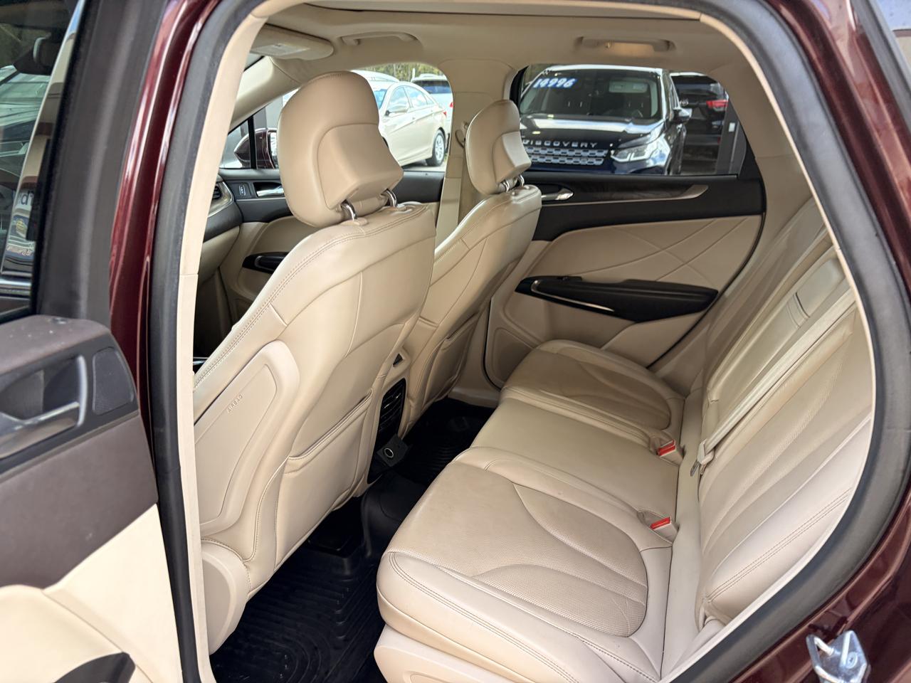 Lincoln MKC photo 12
