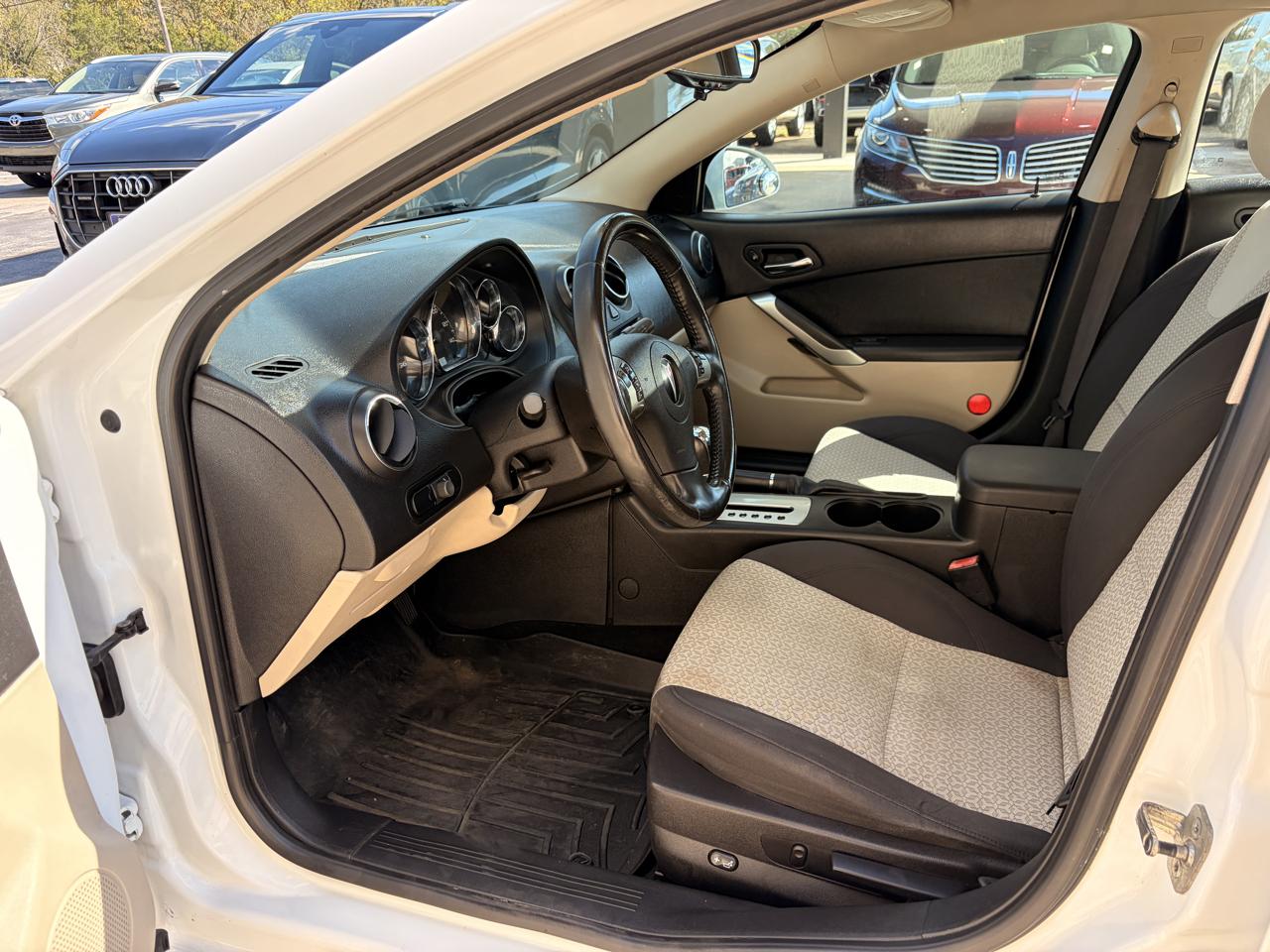 Pontiac G6 Base 2010