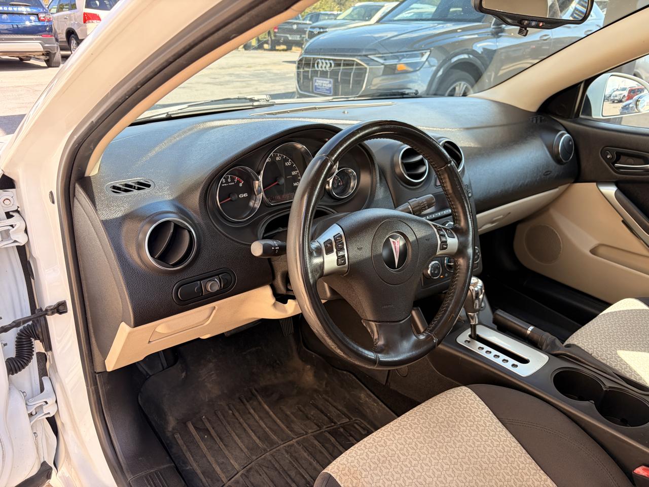 Pontiac G6 Base 2010
