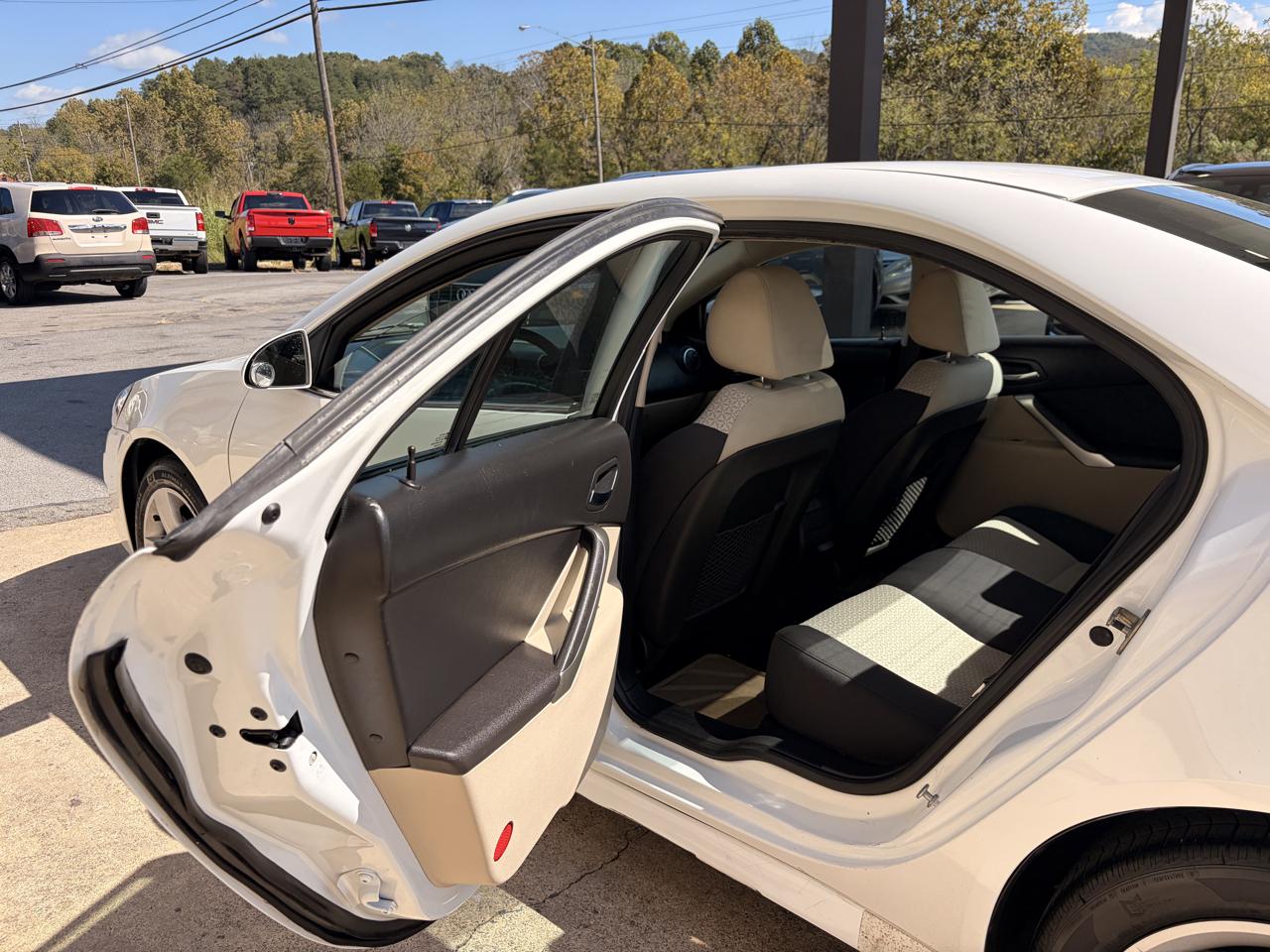 Pontiac G6 Base 2010