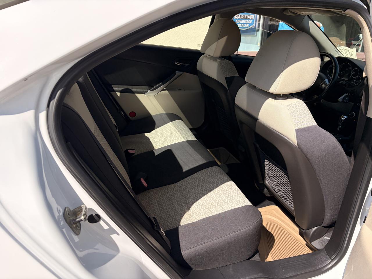 Pontiac G6 Base 2010