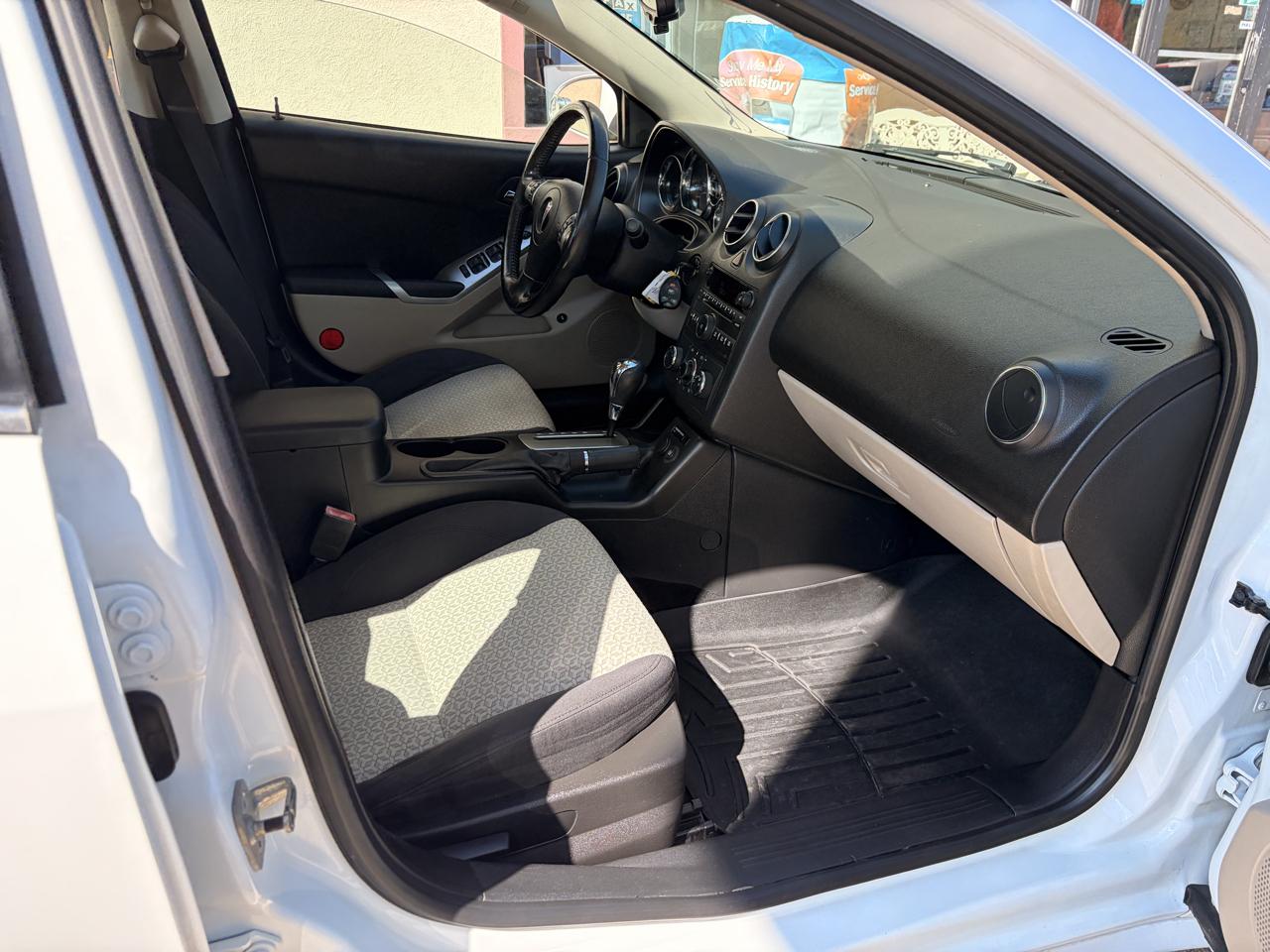 Pontiac G6 Base 2010